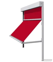Roter Sonnenschutz von Warema mit weißem Kasten und als Markisolette